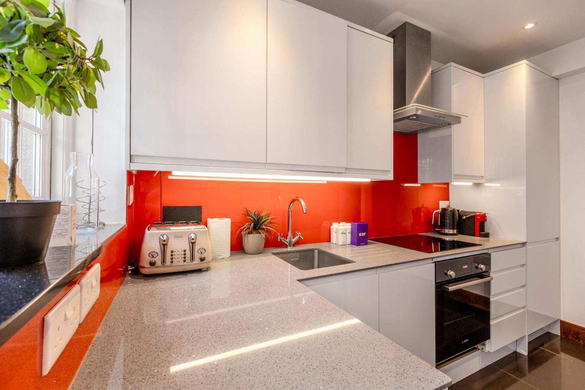 Apartamento Chic Chelsea 2br Flat With Balcony By Kings Road *